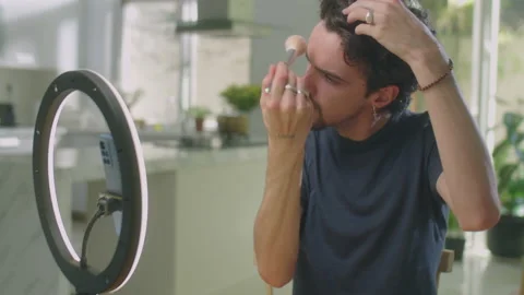 Male Makeup Artist Filming Tutorial Video Stockbeeldmateriaal 233076866