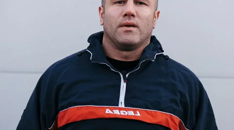  male runner preparing himself, deep breathing 스톡 동영상 60986408