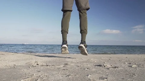 Male runner training Stock Footage 99683301