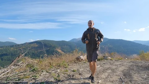 Male trail runner Stock Footage 121315410