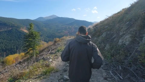 Male trail runner Stock Footage 121315644