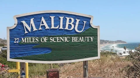 Malibu Sign With Ocean 動画素材 37992238