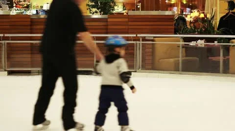 Mall11 库存影片 10436100