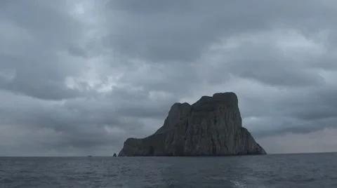Malpelo island in front of cloudy sky, total shot Video stock 8359993