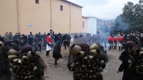 Mamuthones in Mamoiada Vidéo 81805384