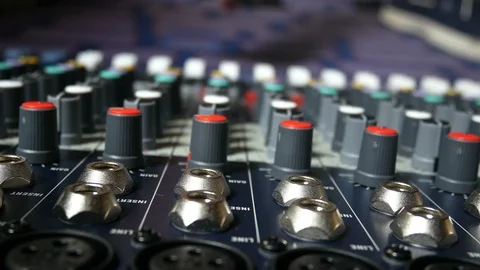 Man adjusting buttons on audio mixer in music studio close up 4K Vídeos de archivo 93689237
