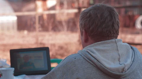 Man and tablet computer Stock Footage 37763960