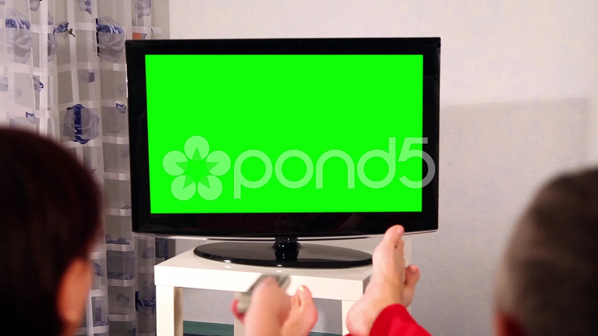 Телевизор стал зеленым