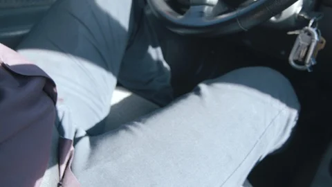 Man answering mom call on cell phone in car  Video stock 89189635