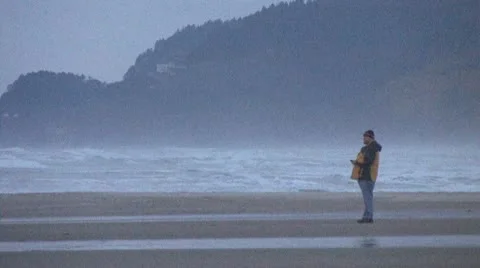 Man on the Beach 스톡 동영상 10469064