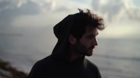 Man at the beach, sunrise. Vídeo Stock 243518952