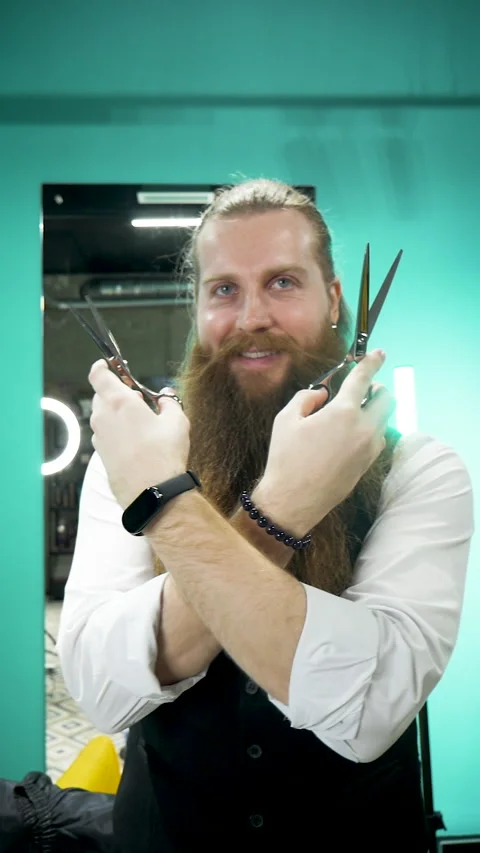 Man Bearded barber portrait Stock-Footage 272143000