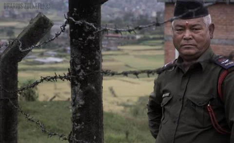 Man behind the Wire Fotos Stock