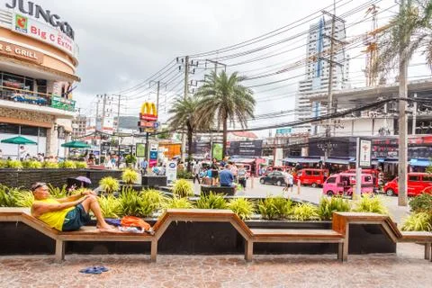 Man on bench Stock-Fotos