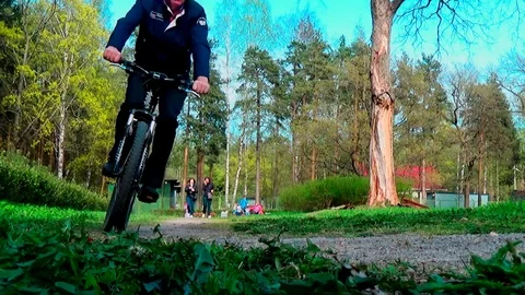 The man on a bicycle 库存影片 75937028