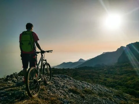 Man with bicycle Fotos Stock