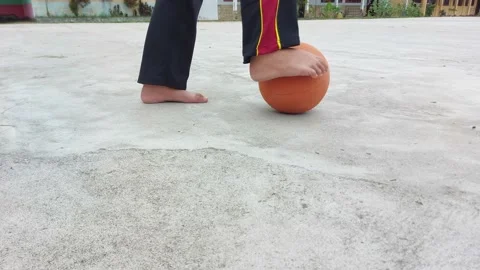 A man bouncing basketball Video stock 212238583