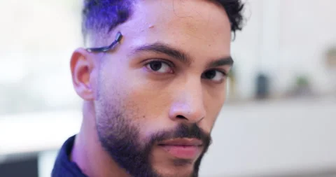 Man, brain activity sensor and neurology with chip, implant and technology to Video stock 271059187