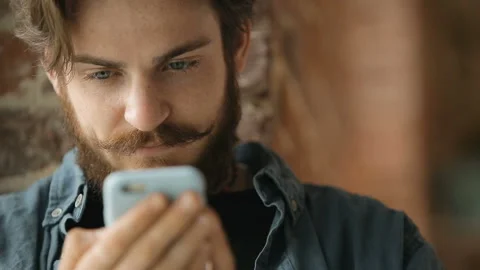 Man Browses the Internet 库存影片 92696530