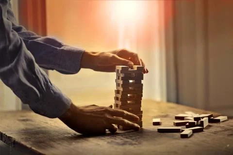 Man building a tower Foto stock