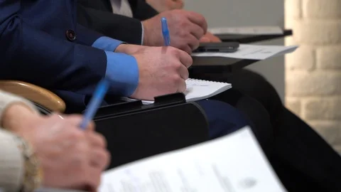 Man in business suit write down information during conference, close-up Vídeo Stock 89180274