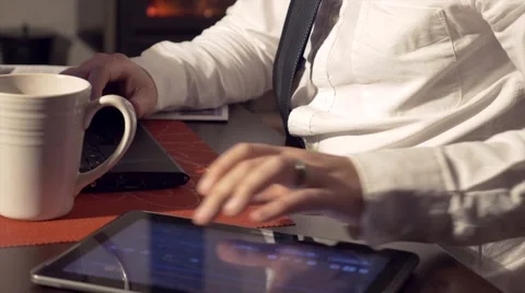 Man Busy at Home Table 库存影片 40295772