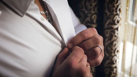 Man buttons shirt Видео 73240217