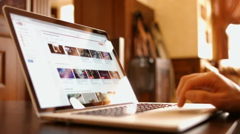 Man in the cafe read web site youtube Video stock 50213231