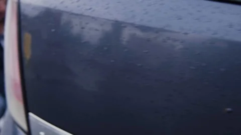 Man changing flat tire on his car after road accident Stock-Footage 111424865