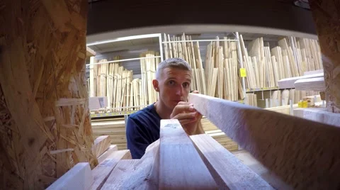 Man Choosing and Buying Construction Wood in DIY Store Stockbeeldmateriaal 66302678