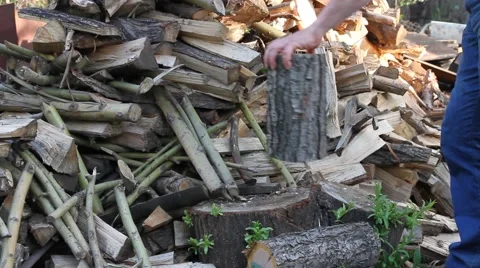 Man chopping wood Video stock 45379709