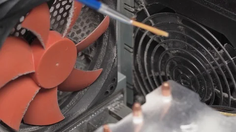 Man cleaning ventilation system in computer case 库存影片 104540707