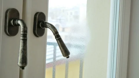 Man cleaning window Video stock 74063398