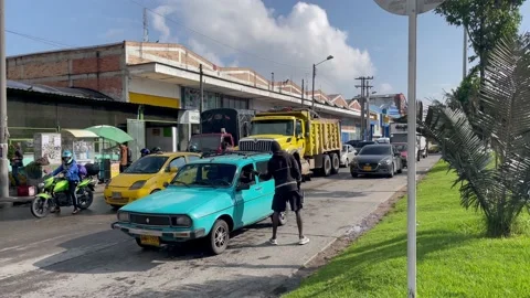 Man cleaning windshield Video stock 239419461