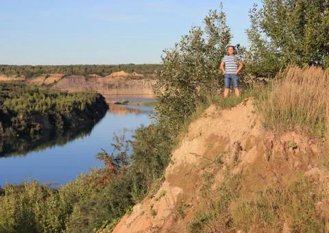 Man on the cliff Stock-Fotos