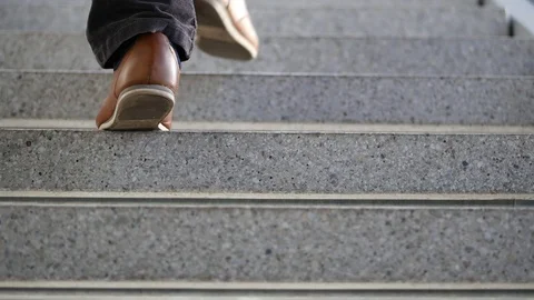 Man climbing on concreate stairs 動画素材 88827989