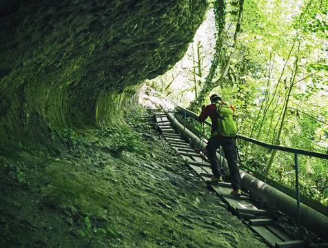 Man climbing up Fotos de archivo
