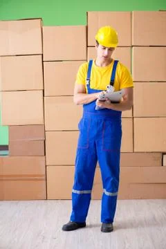 Man contractor working with boxes delivery Foto stock