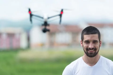 Man Control Drone Stock-Fotos