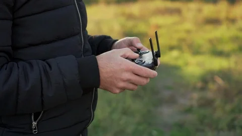 Man controls drony console, close-up Video stock 95805078