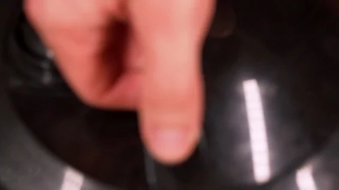 A man cooks beef stew, opens the lid of the slow cooker Vídeo Stock 129100968