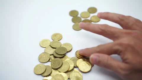 A Man Counting Coin 库存影片 141221131