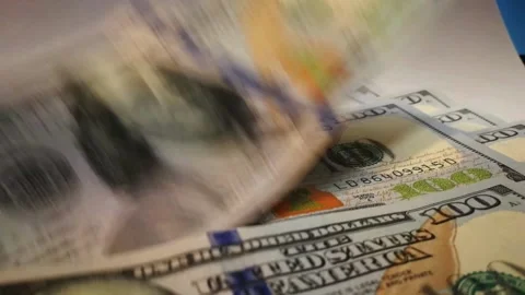 Man counting dollar cash, closeup. the concept of investment, money exchange, Видео 336260069
