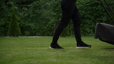 A man cutting the grace Stock Footage 249919039