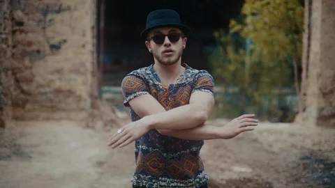 Man dancing in abandoned building Stock Footage 117916437