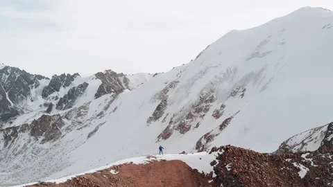 Man dancing in the mountain summit aerial landscape Stock-Footage 171224831