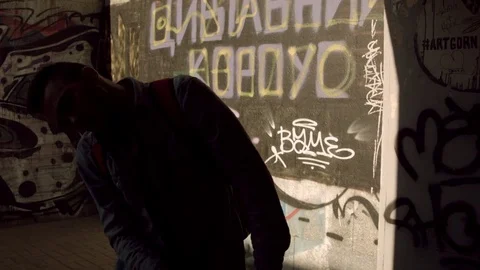 Man dancing in an underpass 스톡 동영상 79686140