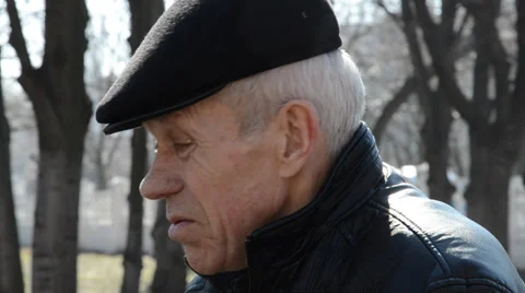 Man declining years Stockbeeldmateriaal 36540035