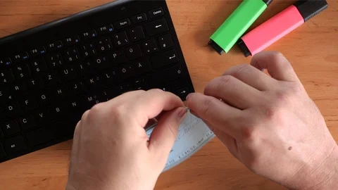 Man destroys a check. 스톡 동영상 88887469