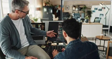 Man, developer and coding training on computer screen in office for testing web Foto stock